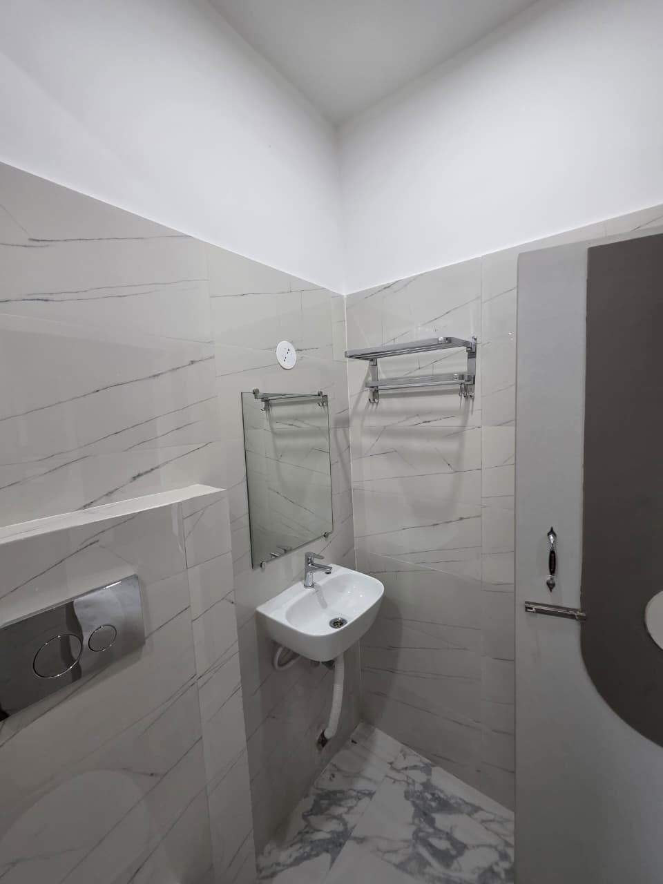 Deluxe Premium Ground Floor Wash Area